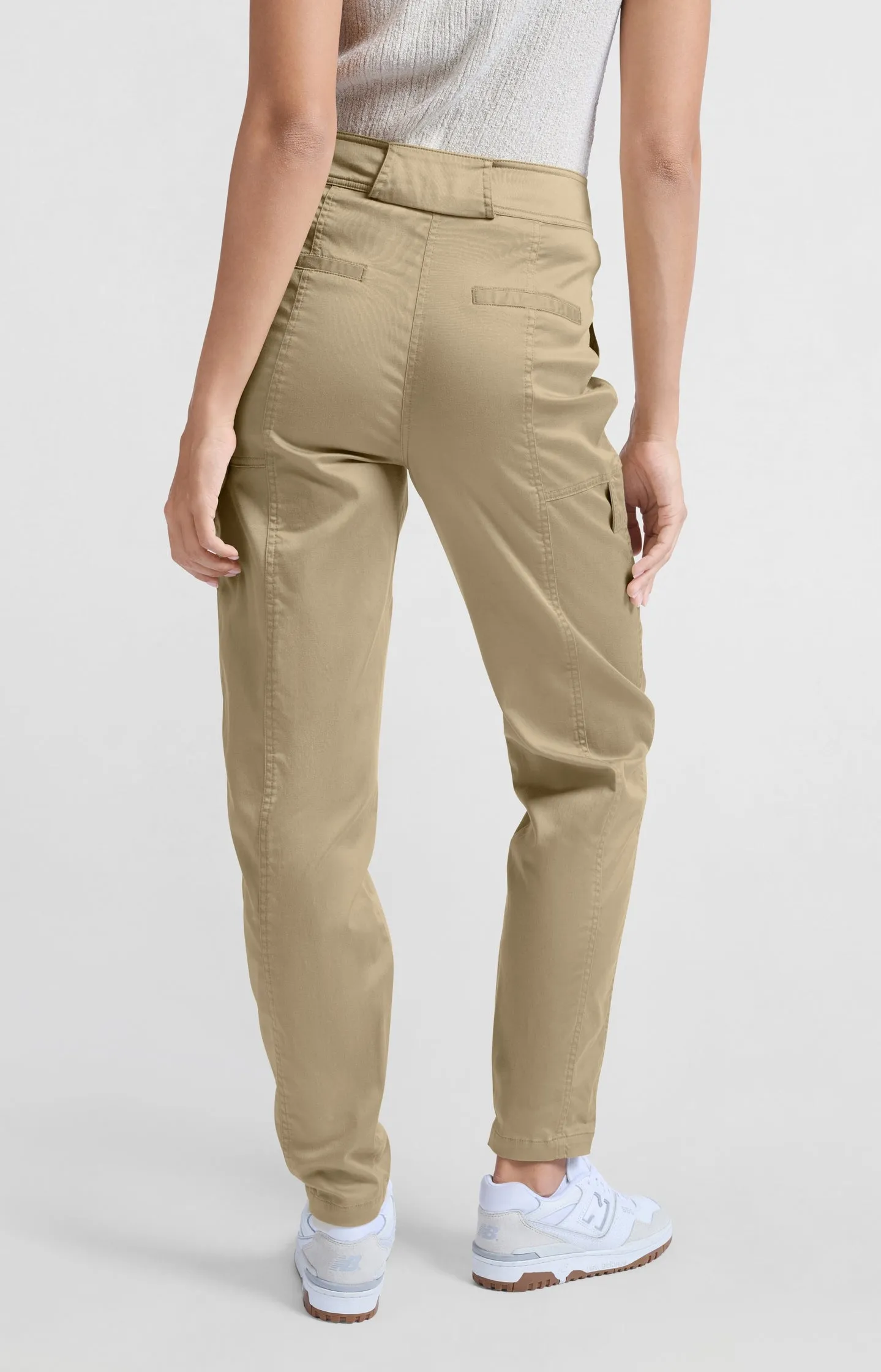 High waist cargo trousers with slim legs and pockets